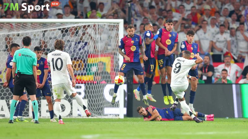 Vậy khi nào dùng sơ đồ 4-3-3? Vậy khi nào dùng sơ đồ 4-3-3?